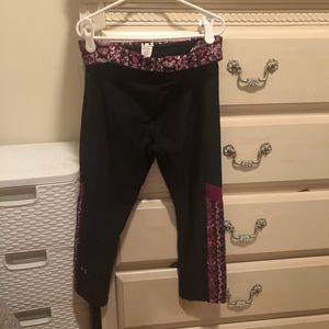 Under Armour Leggings - Capri Length / Heat Gear